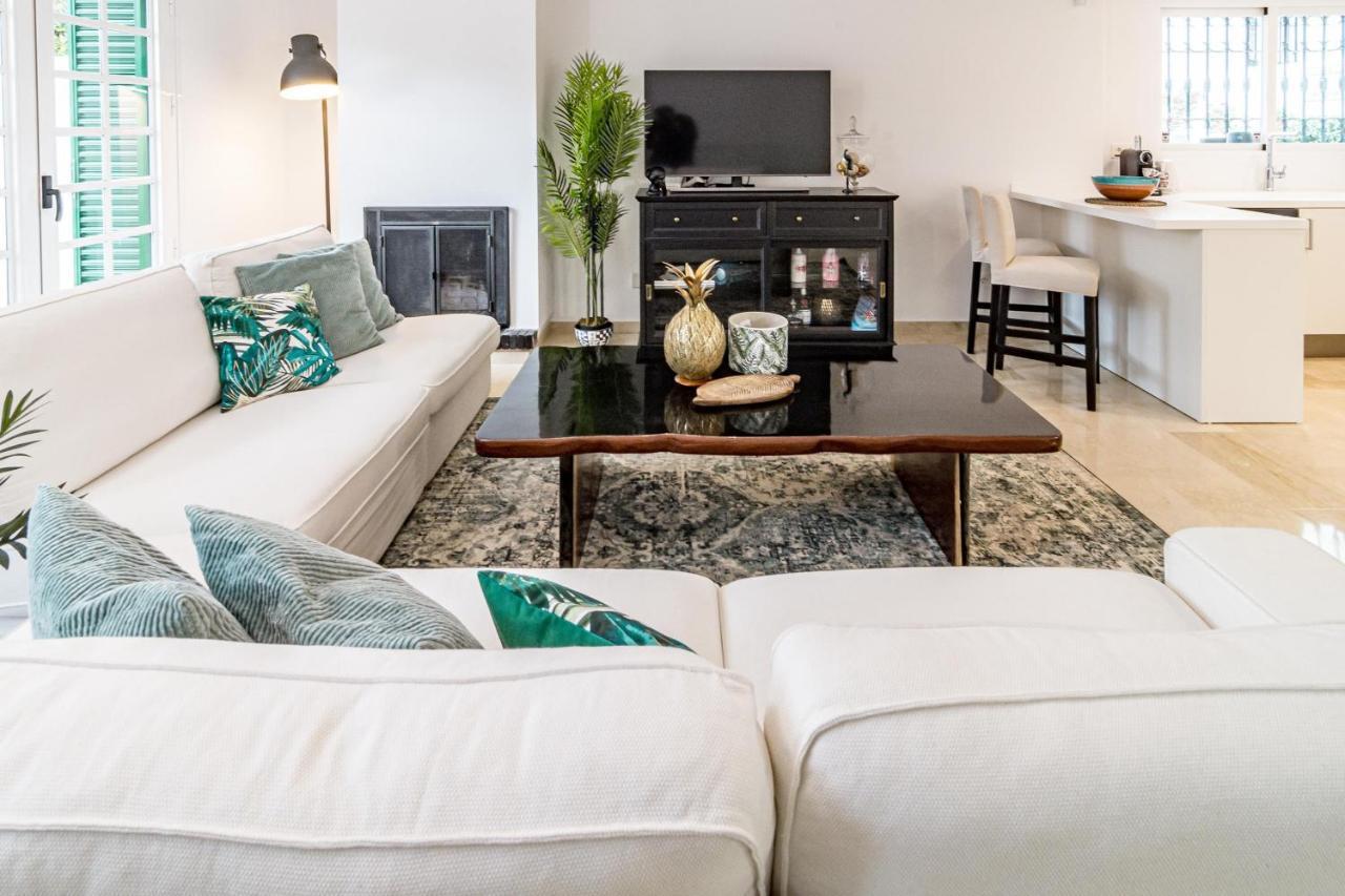 Ferienhaus Charming And Modern 3-bedroom Duplex In Aloha Pueblo With Mountain Views Marbella